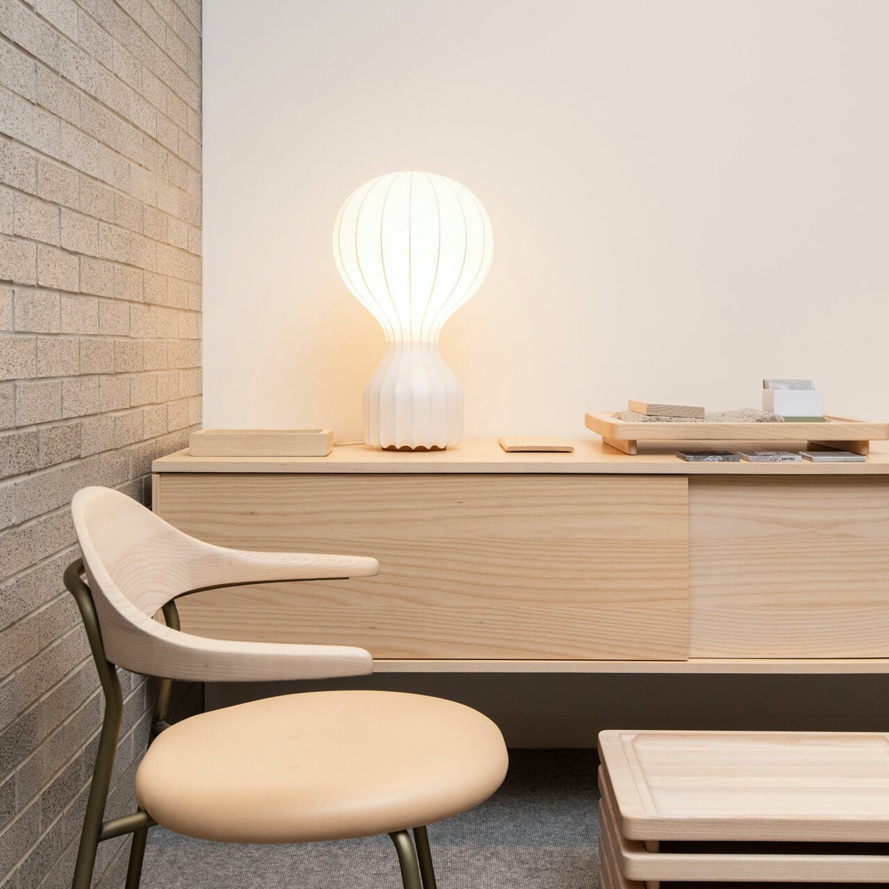 Sculptural Gatto Table Lamp